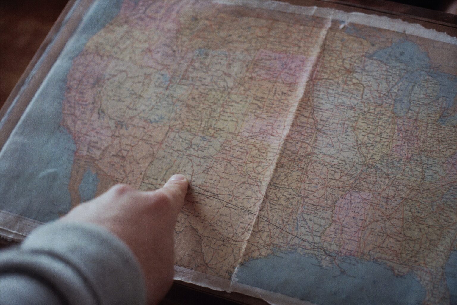 A line drawn between Texas and California on a map